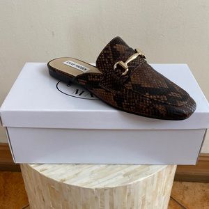 New Steve Madden flat mules size 8.5